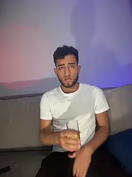 liam bronw online show from April 26, 12:30 am