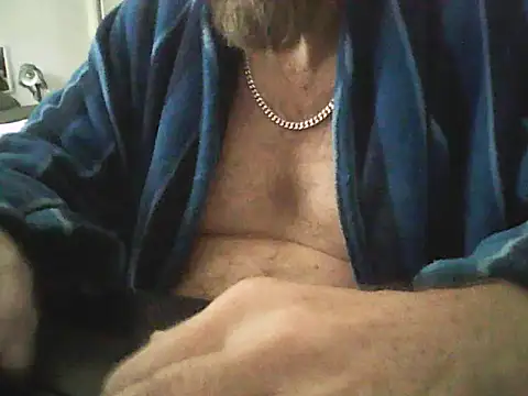 loudandproud online show from May 18, 1:57 am