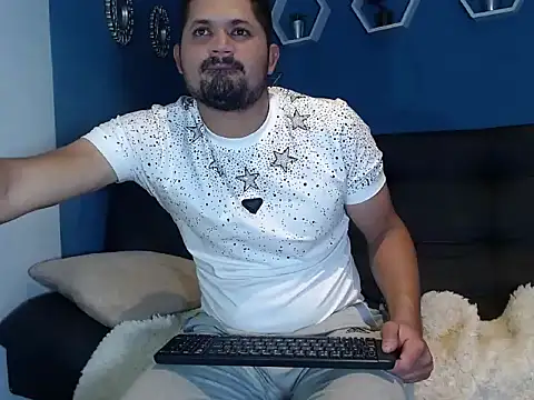 kartherpenerico23 online show from January 9, 11:43 pm