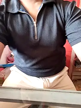 RaiStarrrr0-9 online show from January 9, 4:40 am