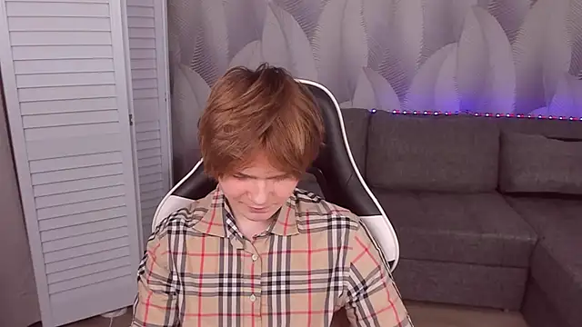 RowanScarlett online show from January 8, 9:09 pm