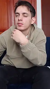 Enzho liam online show from April 18, 3:57 pm