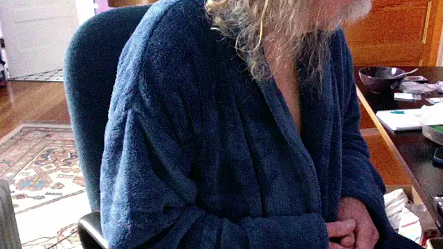 LickYourYoni online show from April 8, 5:21 pm