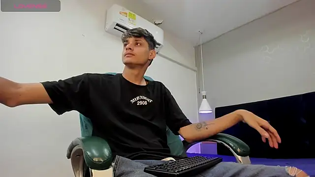 Nick Alejandro online show from January 10, 8:55 pm