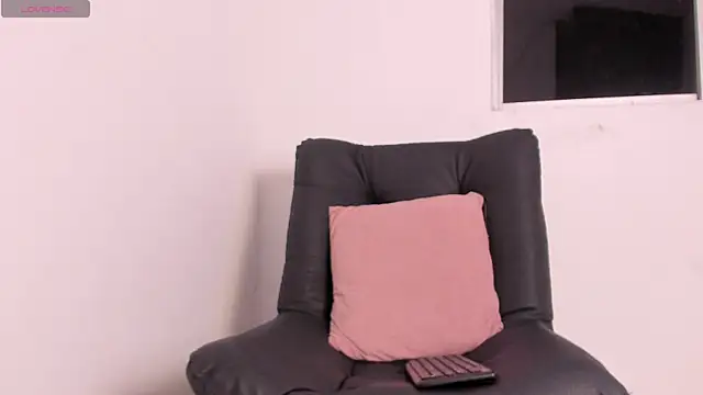 Davis Axel online show from January 13, 7:13 am