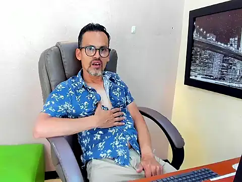 Oswalldo   online show from March 13, 12:13 pm