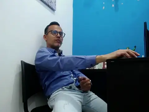 Oswalldo   online show from February 19, 12:01 pm