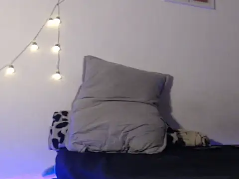 CherryH0ttie online show from April 6, 4:46 am