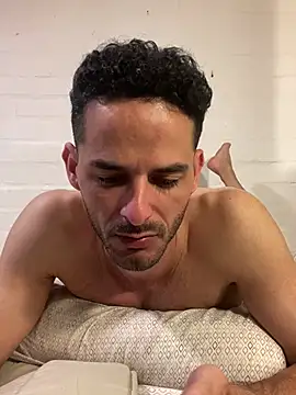 gatoquiles online show from February 1, 8:18 pm