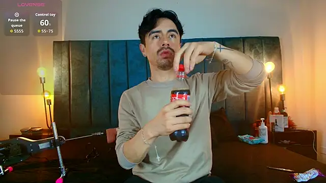 Ethan Briggs  online show from March 24, 3:44 am