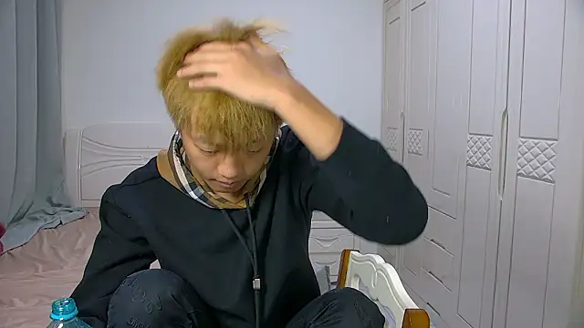 Chocolates-001 online show from February 19, 11:17 am