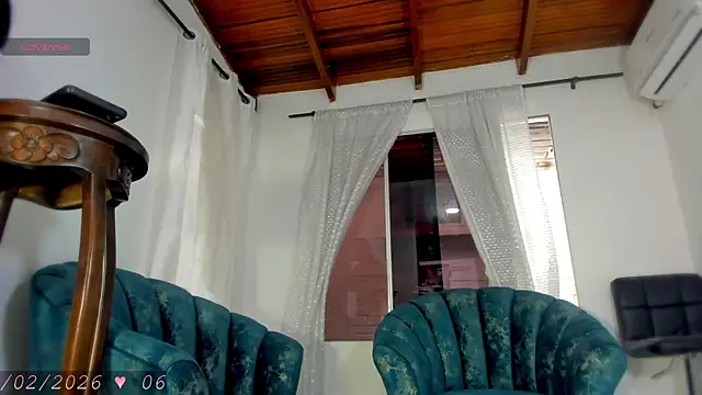 dulce y Jhoselin online show from February 6, 9:44 pm