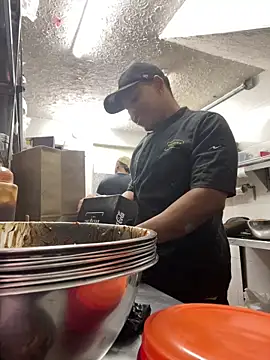 juandacaliente78 online show from April 24, 10:45 pm