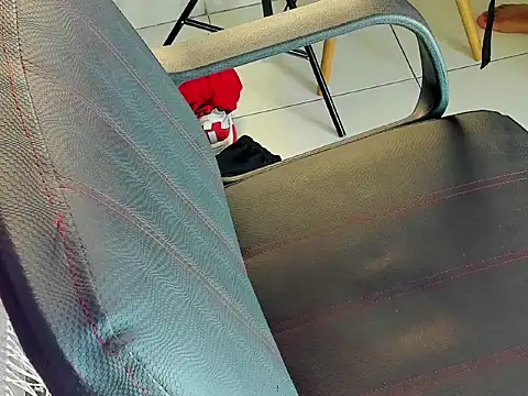 AndrewKenoxx  online show from March 3, 7:32 pm