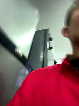 santiObrero online show from February 11, 9:31 pm