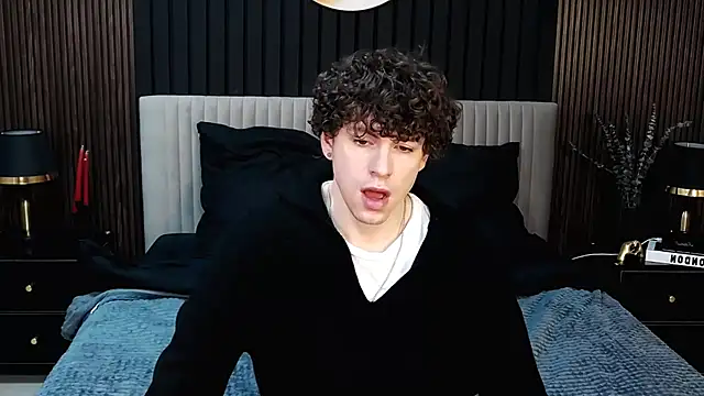 TylerGibson online show from February 26, 4:03 am