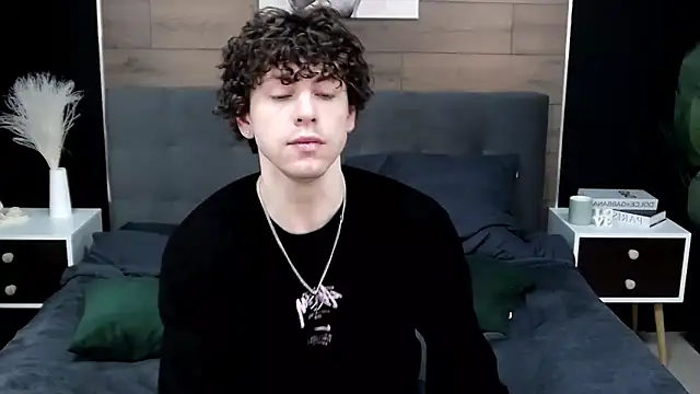 TylerGibson online show from March 22, 5:01 am