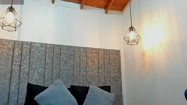 Calvin Hunter online show from March 15, 11:00 pm