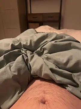 yourlittleboy123 online show from January 18, 12:12 am