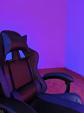 Derek Vow online show from February 6, 4:09 am