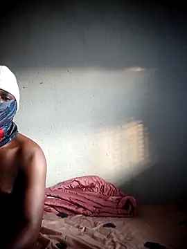 Darkyandsmall online show from March 18, 3:37 pm