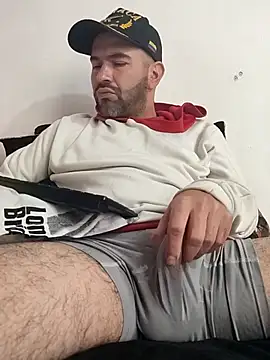 hairyandbigmann online show from February 17, 7:13 pm