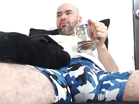 hairyandbigmann online show from July 10, 9:38 pm