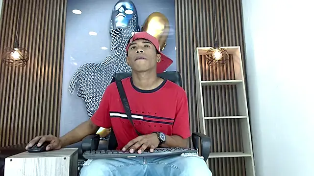 TonnyMarck online show from March 1, 1:55 pm