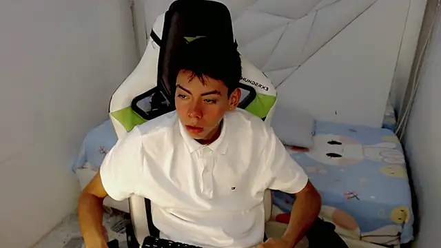 Liarr  online show from February 21, 8:10 pm