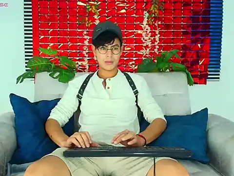 ThiiagoSaeenz online show from February 16, 3:48 am