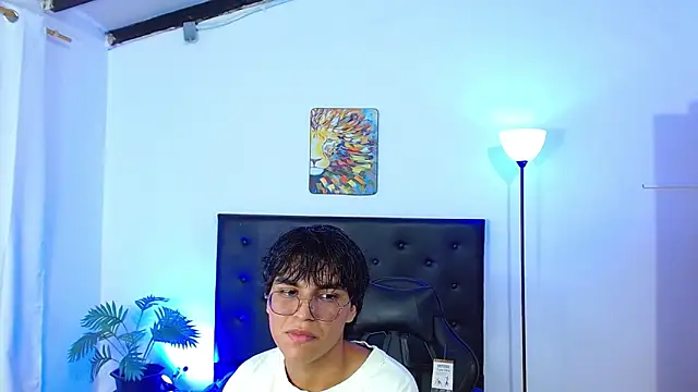 Maecum18 online show from February 3, 8:58 pm