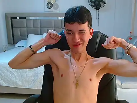 eroboyxox online show from February 18, 9:01 pm