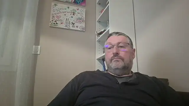 doudou310 online show from February 7, 5:47 am