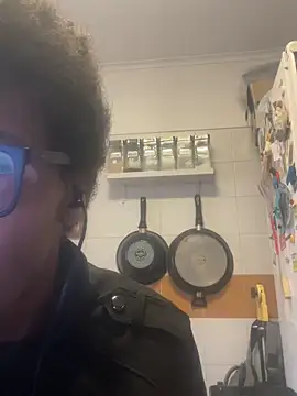 ELPikaPreta online show from February 15, 7:51 am