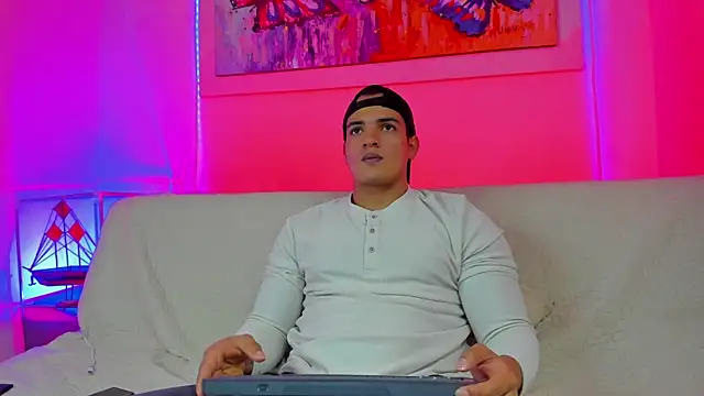 jhon nicolas online show from April 5, 9:00 pm