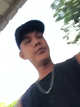  Usher online show from February 24, 10:10 pm