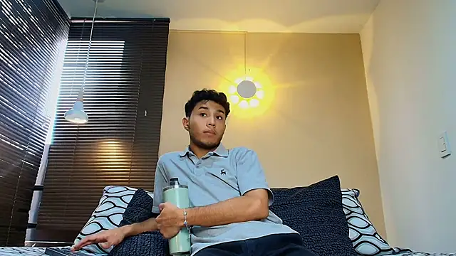 Damon Salvarote S online show from April 10, 7:32 pm