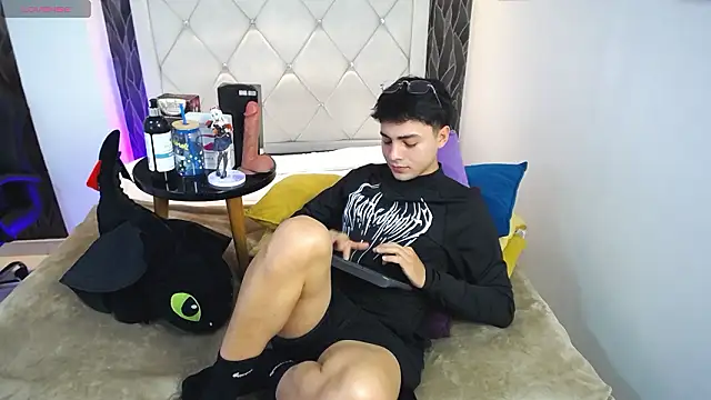 Samu Hott online show from March 20, 8:45 pm