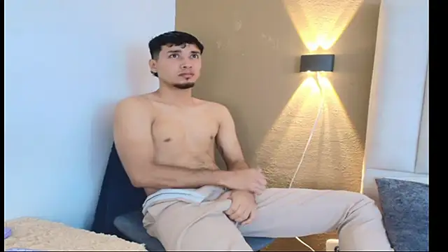 Noah Smith01 online show from April 12, 9:16 pm