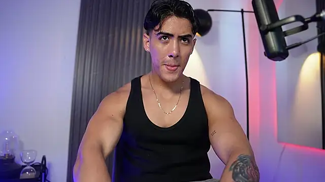 TaylerCross  online show from February 7, 7:08 pm