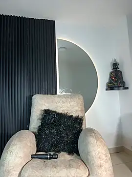 ARON LUXX online show from February 7, 3:02 am