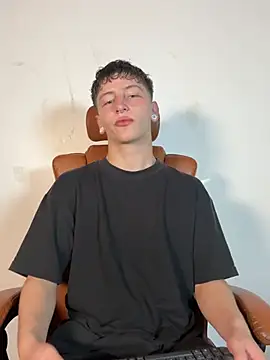 ARON LUXX online show from March 11, 3:24 am