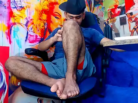 warmNoah online show from March 27, 6:53 pm