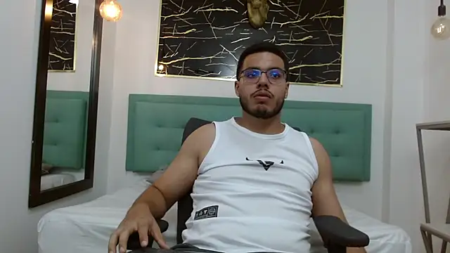 Trevor Ash online show from March 3, 7:10 pm