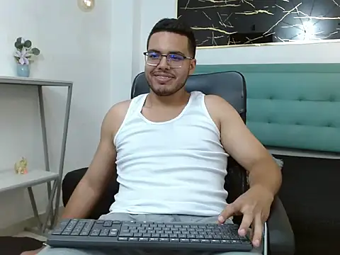 Trevor Ash online show from February 13, 7:47 am