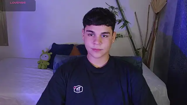 eithan jonnes online show from February 20, 8:32 pm