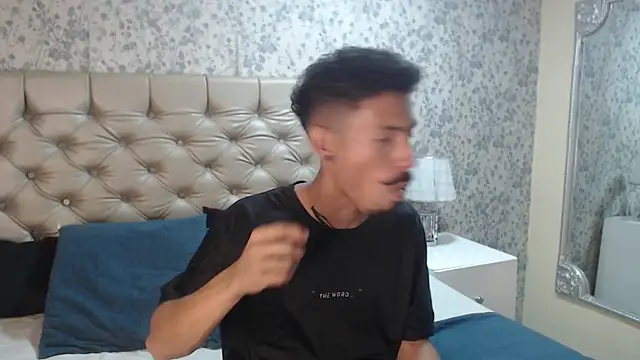 NoaahTylor online show from March 18, 8:34 pm