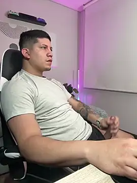  robertobaggioo online show from March 28, 12:49 pm