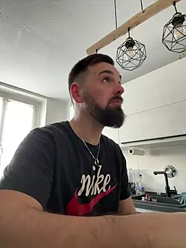 xxxsharkexxx online show from February 25, 9:32 am