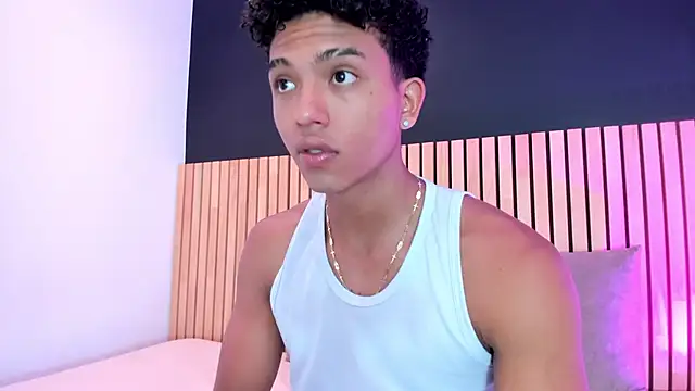 jhoystrong  online show from February 20, 7:37 pm